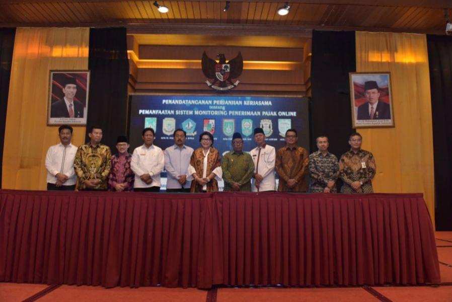 Bank Riau Kepri Teken MoU Dengan 16 Bupati/Walikota Dihadapan KPK RI Tentang Pajak Online 