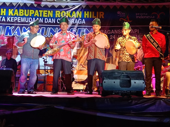 Kepala Disparpora Rohil Buka Pentas Kampung Seni