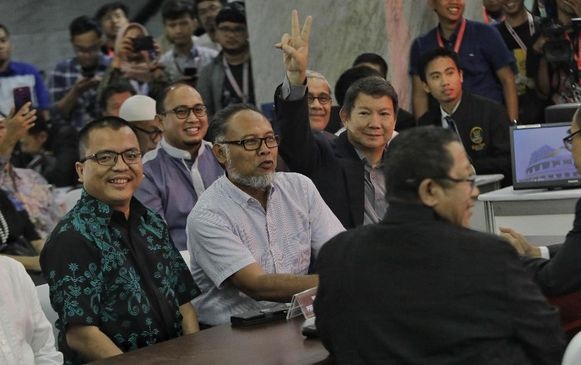 Imbauan Jokowi Pakai Baju Putih ke TPS Masuk Gugatan Prabowo 