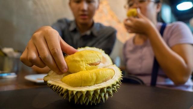 8 Manfaat Dahsyat Makan Durian 
