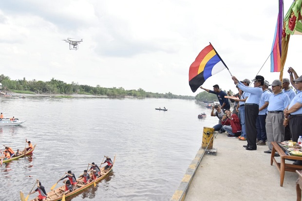 HM Wardan Buka Festival Sampan Selodang