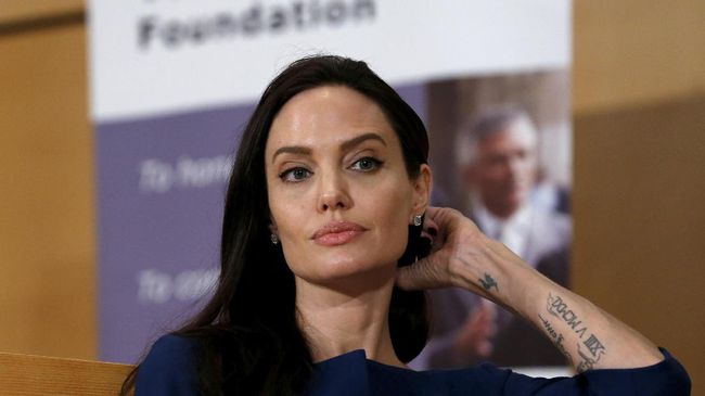 Angelina Jolie Marah Dituduh Eksploitasi Anak-anak Kamboja 