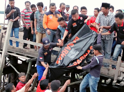 Korban Tenggelam Kapal Pompong Pengangkut Tiang Listrik Ditemukan Tewas