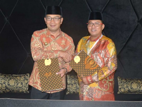 Eko Suharjo Tandatangani MoU dengan Ridwan Kamil, Pemko Dumai Dapat Aplikasi Smart City Gratis