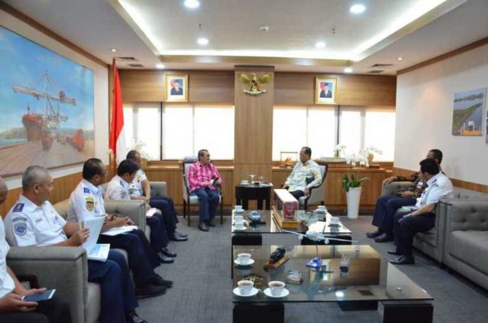 Syamsuar Bahas Rel Kereta Api sampai Relokasi Bandara SSK II Pekanbaru dengan Menhub