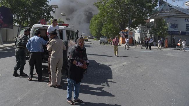 Serangan Bom Taliban Lukai 20 Pelajar Madrasah Afghanistan