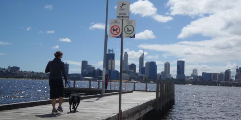 Menikmati Panorama Kota Perth dari Pinggir Sungai Swan