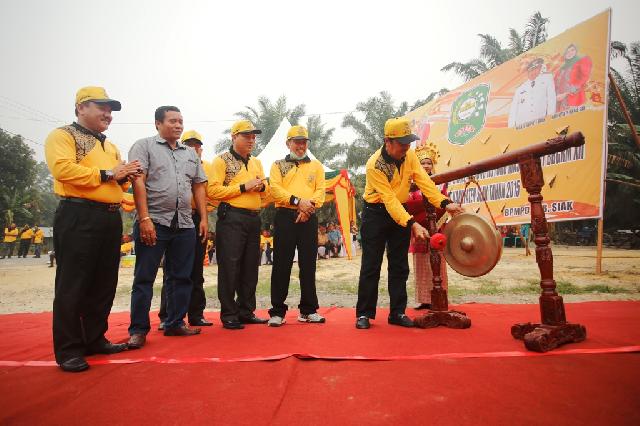 Bupati Syamsuar Minta Perkuat Semangat Gotong Royong 