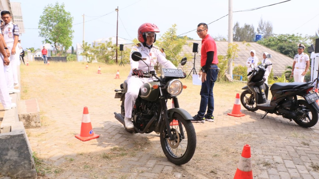 Hindari Berkendara di Sekitar Truk Tangki