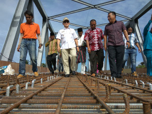 Wako Tinjau Pembangunan Jembatan, Pendidikan, dan Pariwisata 