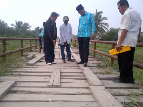 Bupati Minta Dua Jembatan di Pekaitan Segera Diperbaiki 