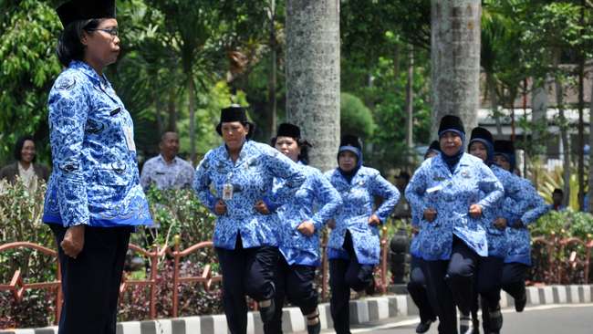 Jokowi Kembali Naikkan Tunjangan PNS di 3 Kementerian 
