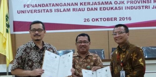Edukasi Perlindungan Konsumen, OJK Riau Teken MoU bersama Fekon UIR 