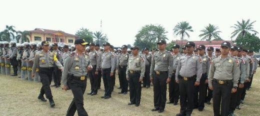 Pimpin Apel Gelar Pasukan Operasi Mantap Praja Siak, Kapolda Tegaskan Anggota Polri Bersikap Netral