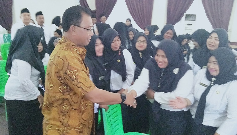 181 Honor K2 Pemkab Rohil Terima SK PNS  