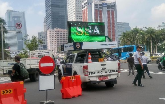 Satu Arah Sudirman ke Dukuh Bawah Dimulai, Pengendara Bingung 