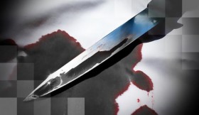 Tewas Bersimbah Darah, Belati Tertancap di Leher Ayu 