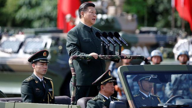 Xi Jinping Inspeksi ke Markas Tentara China di Hong Kong 