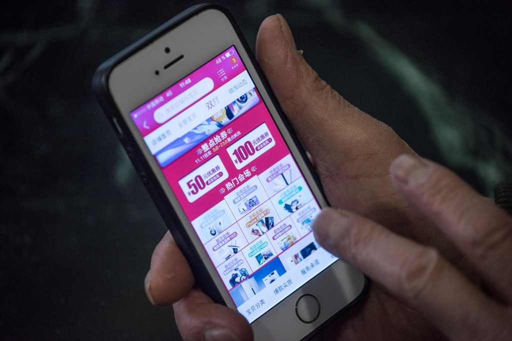 Berlaku Adil Melalui Aturan Pajak e-Commerce 