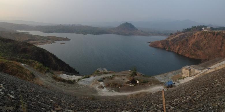 Pemerintah Targetkan Waduk Jatigede Terisi Penuh April 2016