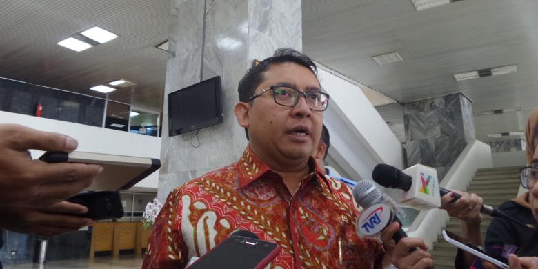Fadli Zon Nilai Presiden Jokowi Terlalu Ambisius Bangun Infrastruktur