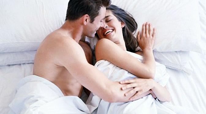 Kenali Titik Erotis Perempuan di Mata Pria