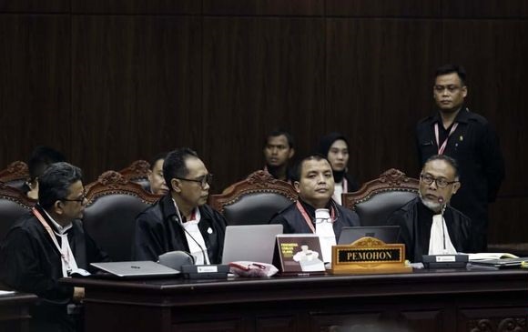 Tim Prabowo Bersikeras Link Berita Bisa Jadi Bukti Sidang MK