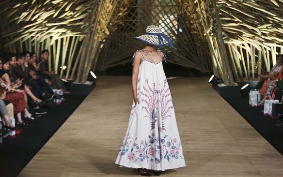 Ketika Bambu, Batik dan Daun Pisang Bertemu di Kenduri