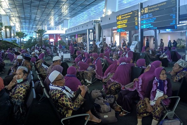 Dampak Virus Corona Arab Saudi Stop Sementara Kunjungan Umroh