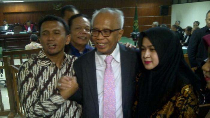 Bertemu di Pengadilan Tipikor, Kaligis Peluk Gatot dan Cipika-Cipiki