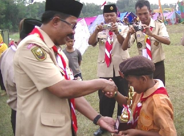 Sempena HUT Pramuka ke-54, 12 Pramuka Kuansing Terima Penghargaan