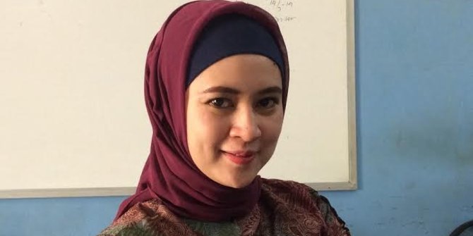 Mantan cover majalah Femina dukung suami lawan Airin 