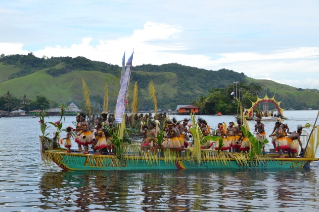 Hal Unik di Festival Danau Sentani 2015