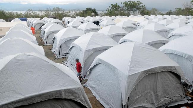 40 Ribu Warga Palu Masih Bertahan di Tenda Pengungsi 