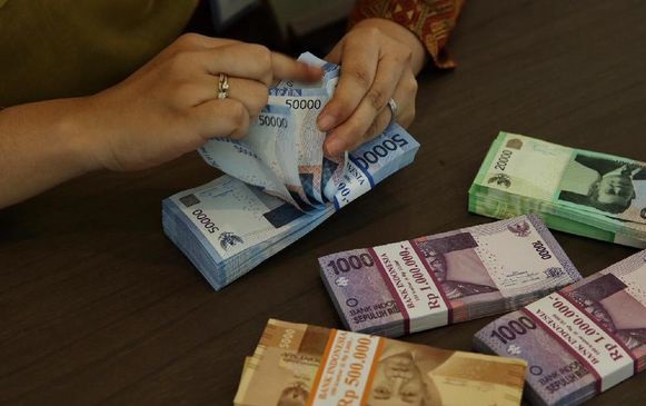 Instrumen Investasi Menjanjikan di Tengah Rupiah Loyo