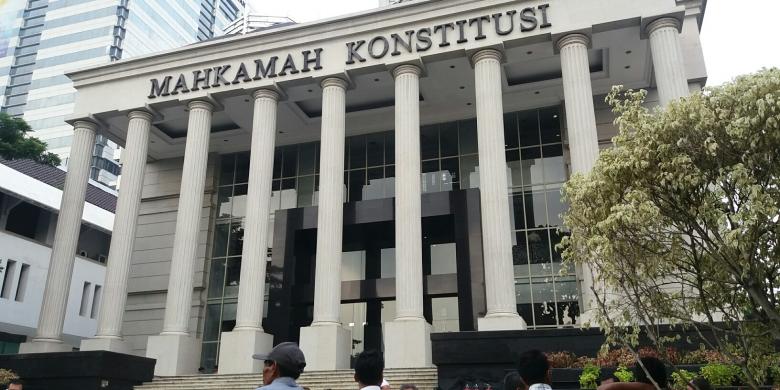 MK Tolak Gugatan Uji Materi UU Pengadilan HAM