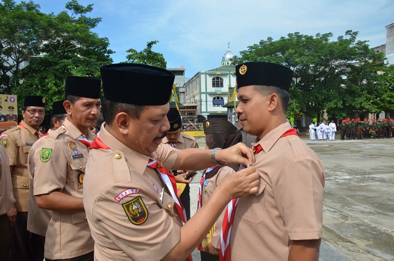 Peringati Hari Pramuka ke - 55, Bupati Inhil Serahkan Penghargaan Pancawarsa II