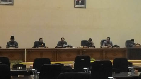 Devisit Rp446 M, DPRD Inhil Terima Nota Keuangan RAPD-P 2015