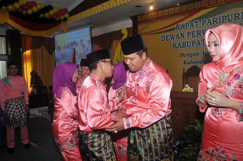 Peringatan HUT ke-17 Kuansing, Gubri Hanya 