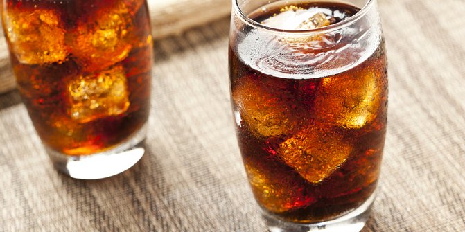Tak Hanya Pada Ginjal, Minuman Bersoda Juga Munculkan Sejumlah Masalah Ini pada Gigi 