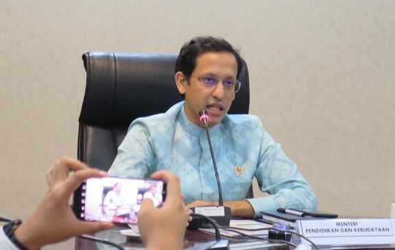 Nadiem Makarim: Gaji Honorer dari Dana BOS Maksimal 50 Persen