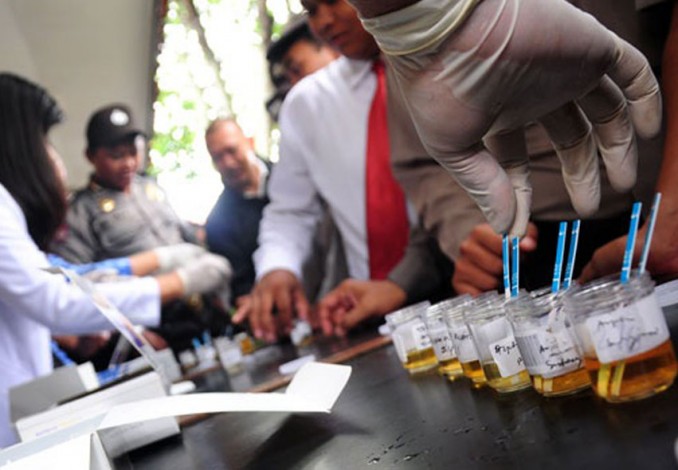 DPRD Riau Minta Gubri Rutin Tes Urine ASN