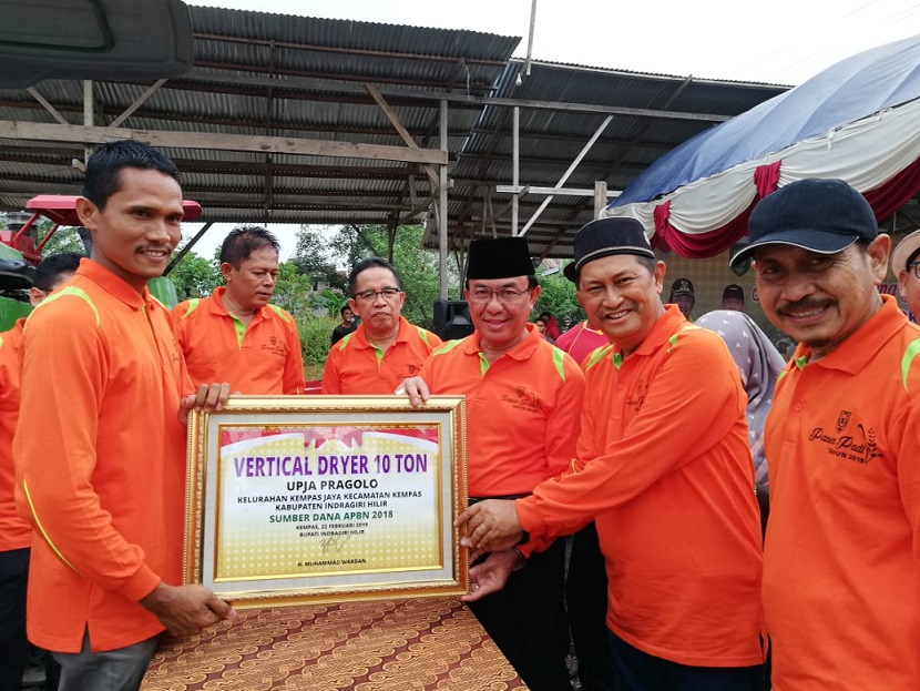 Bupati Inhil Komit Pertahankan Predikat Lumbung Padi Riau