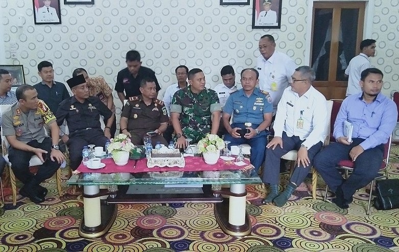 Teleconference Pemkab Rohil-Gubri H Syamsuar  