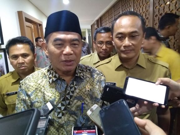 NISN Dihapus, Identitas Siswa Kini Gunakan NIK