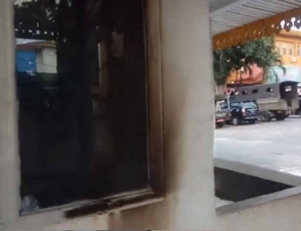 Pos Penjagaan Kantor Satpol PP Pekanbaru Diteror Molotov