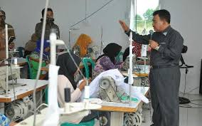 Bupati Minta Kepala Sekolah Buka Hati dan Bantu Masyarakat Soal Pakaian Sekolah 