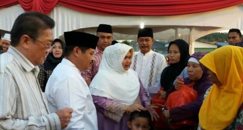 370 Dhuafa dan Anak Yatim di Muara Basung Terima Paket Lebaran dari PT SAS 