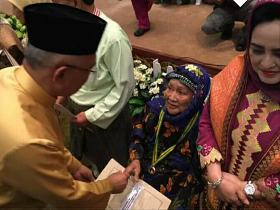 Syekh Abdurrahman Siddiq Dianugerahi Gelar Pahlawan Daerah 