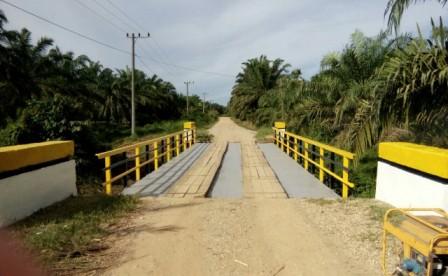 Bertahap, Dinas BMP Rohul Ganti Jembatan Kayu Pakai Plat 